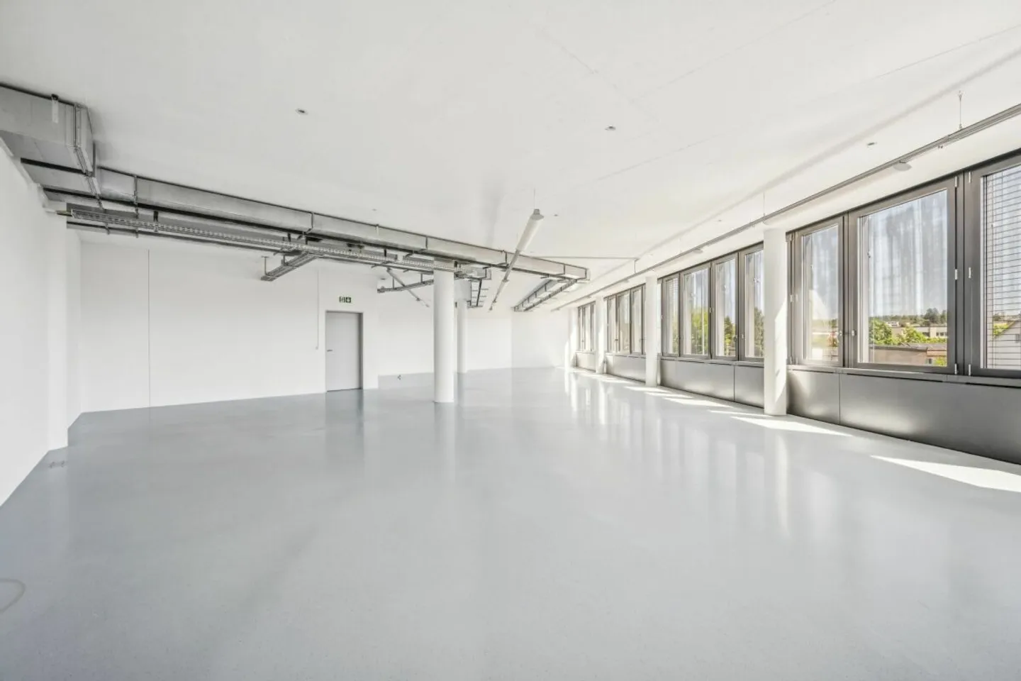 Small Office for Plug and Play Use - Photo 6 of 12