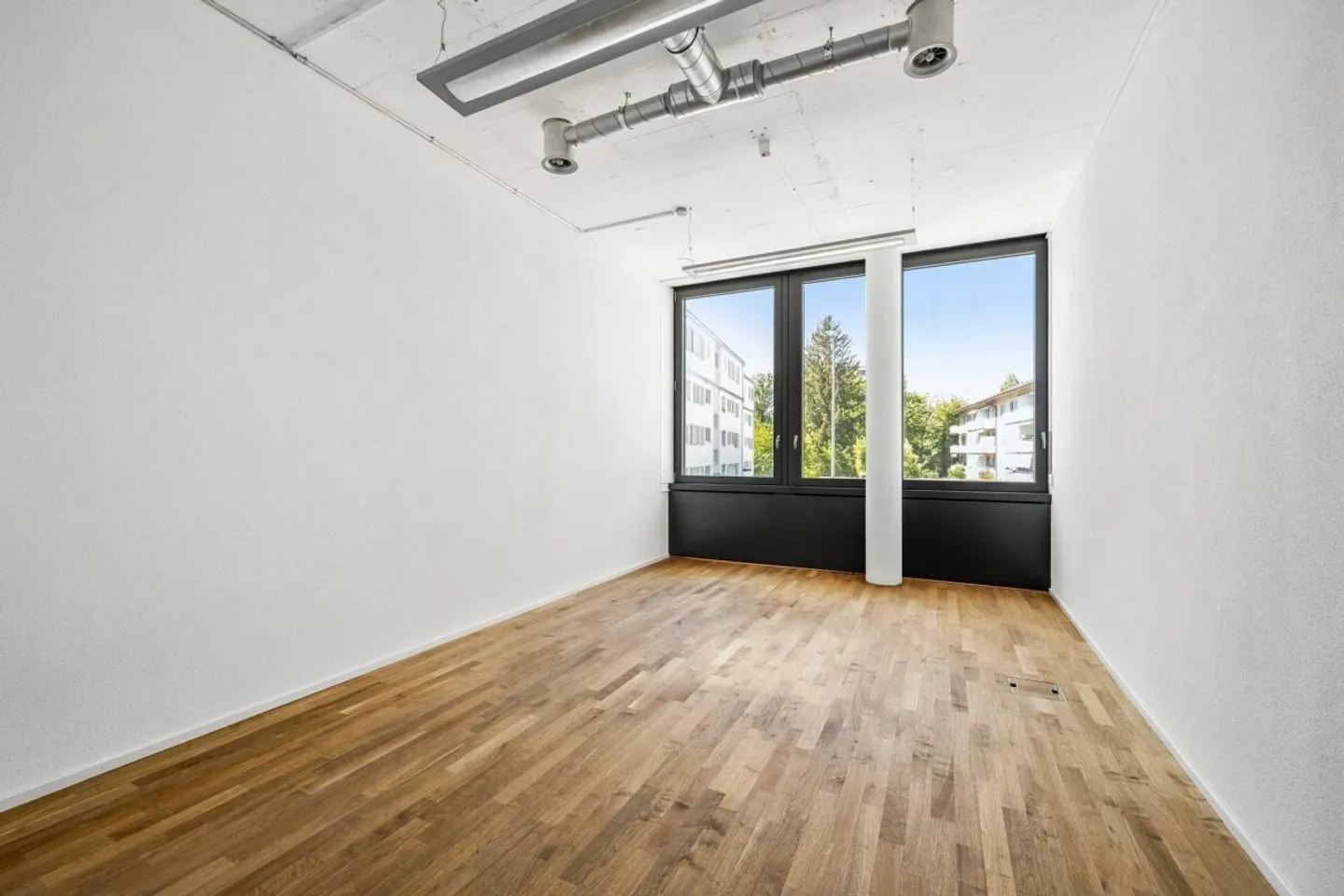 Small Office for Plug and Play Use - Photo 12 of 12