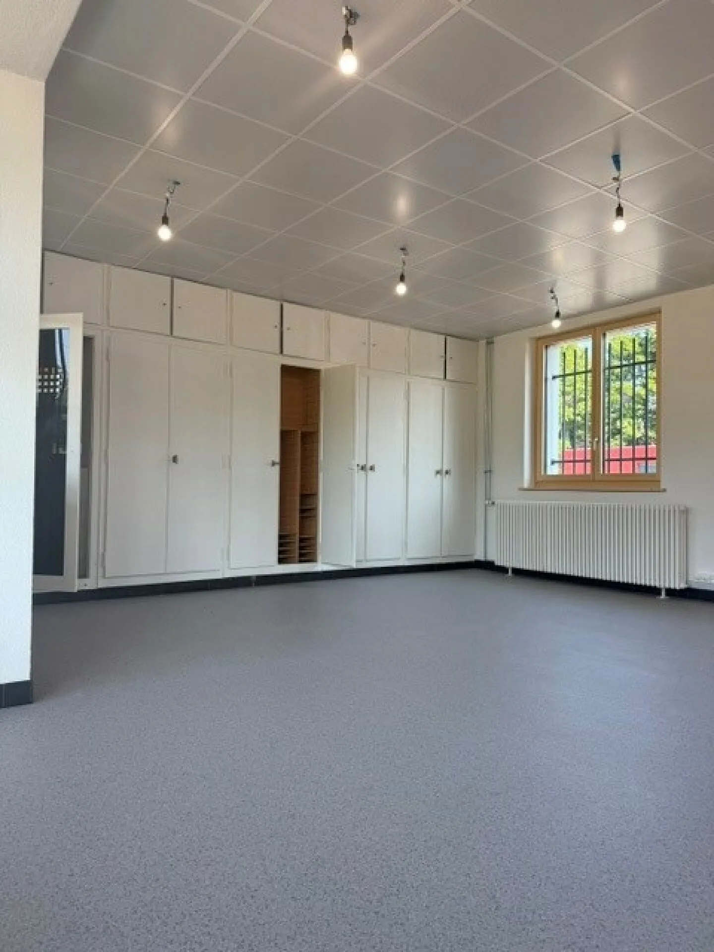 Administrative area of 110 m² in Vernier-Meyrin Cargo - Photo 3 of 6