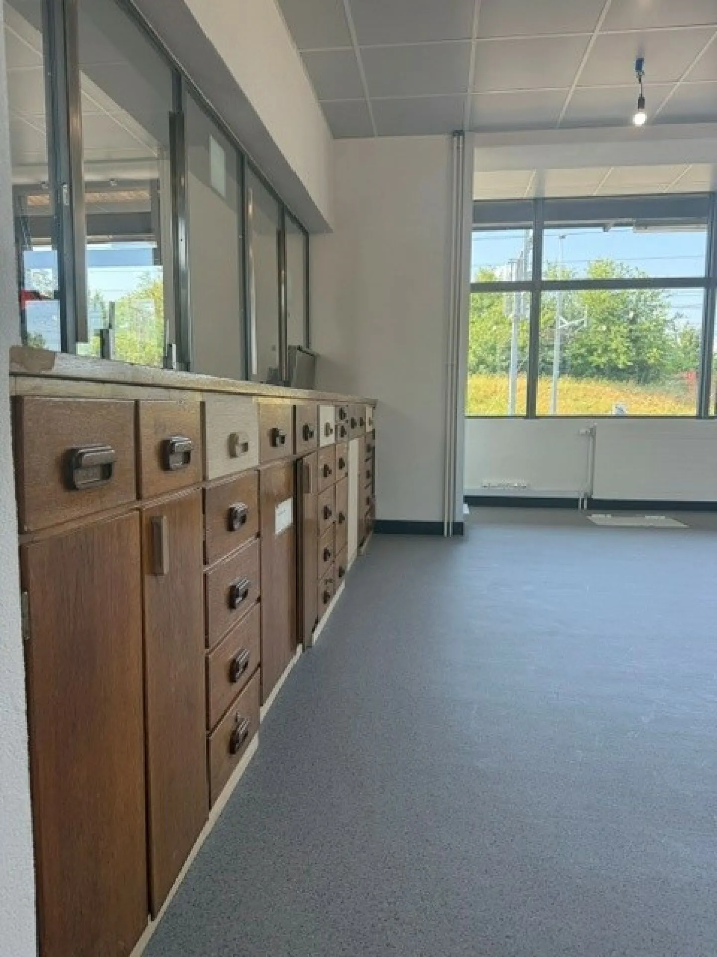 Administrative area of 110 m² in Vernier-Meyrin Cargo - Photo 2 of 6