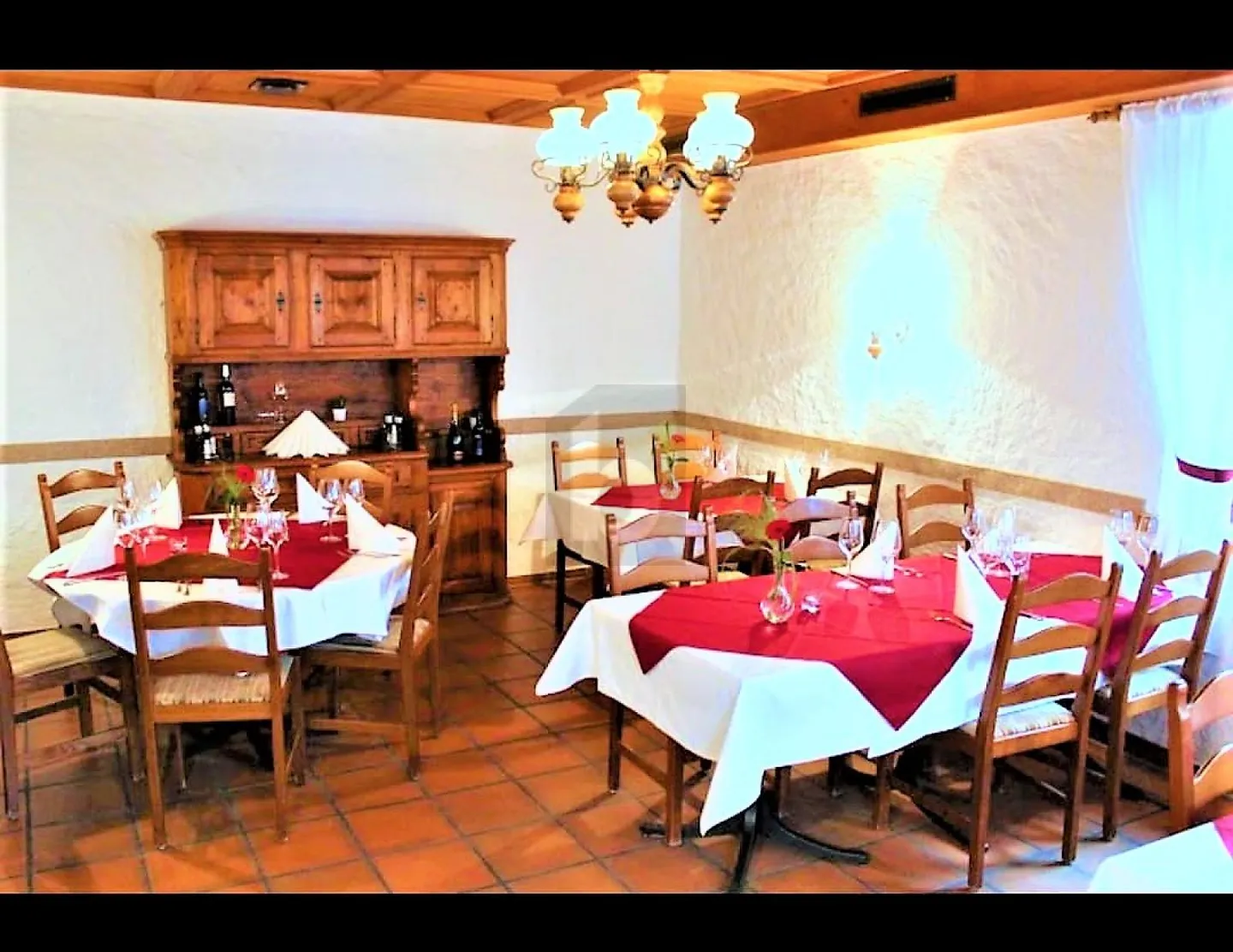 RESTAURANT - RURAL, RUSTIC, CHARMING - Photo 2 of 6