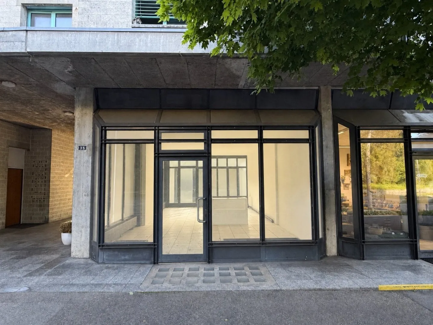 Central Retail Space in Grenchen for Rent - Ideal for Your Business! - Photo 2 of 5