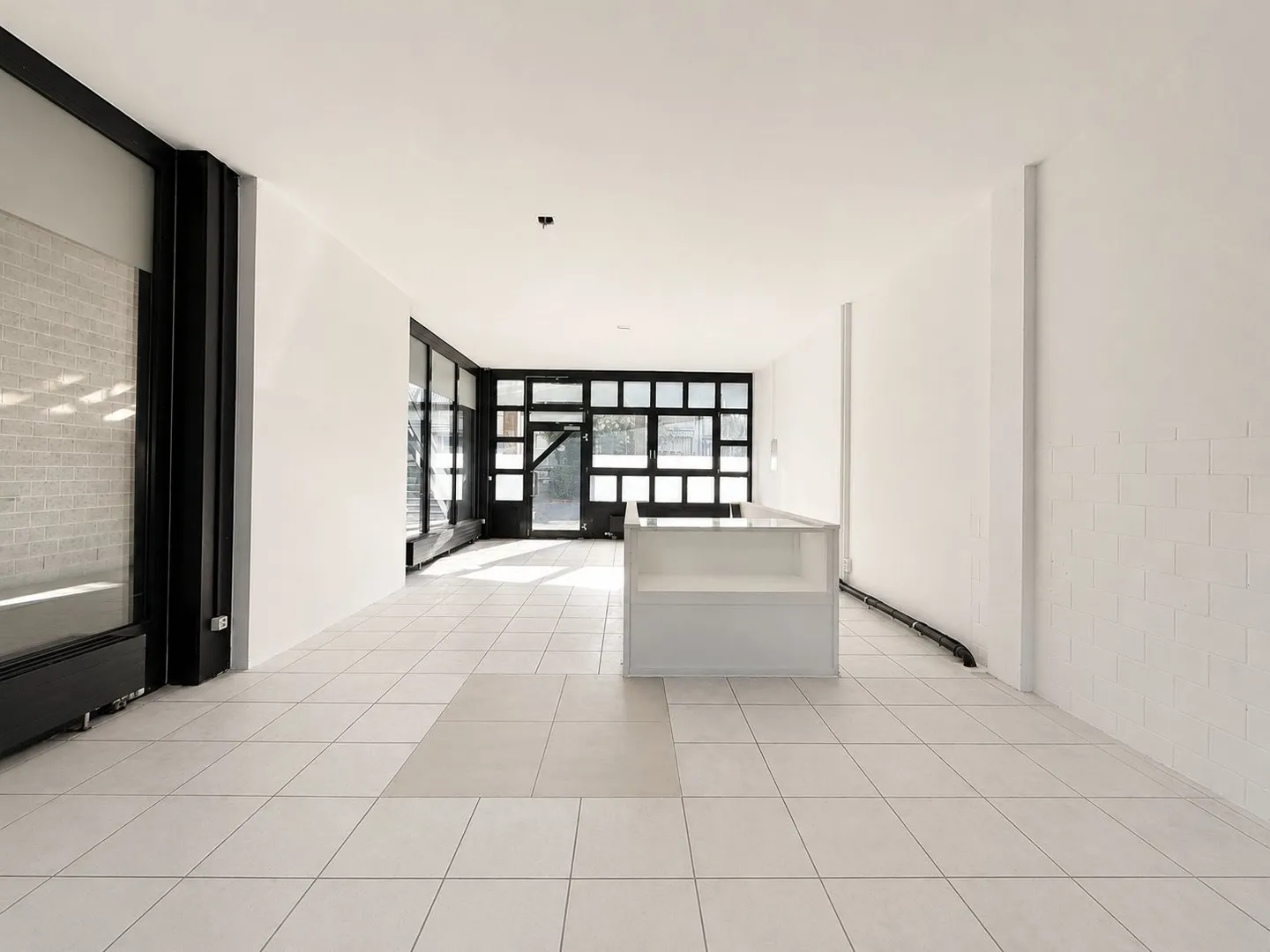 Central Retail Space in Grenchen for Rent - Ideal for Your Business! - Photo 1 of 5