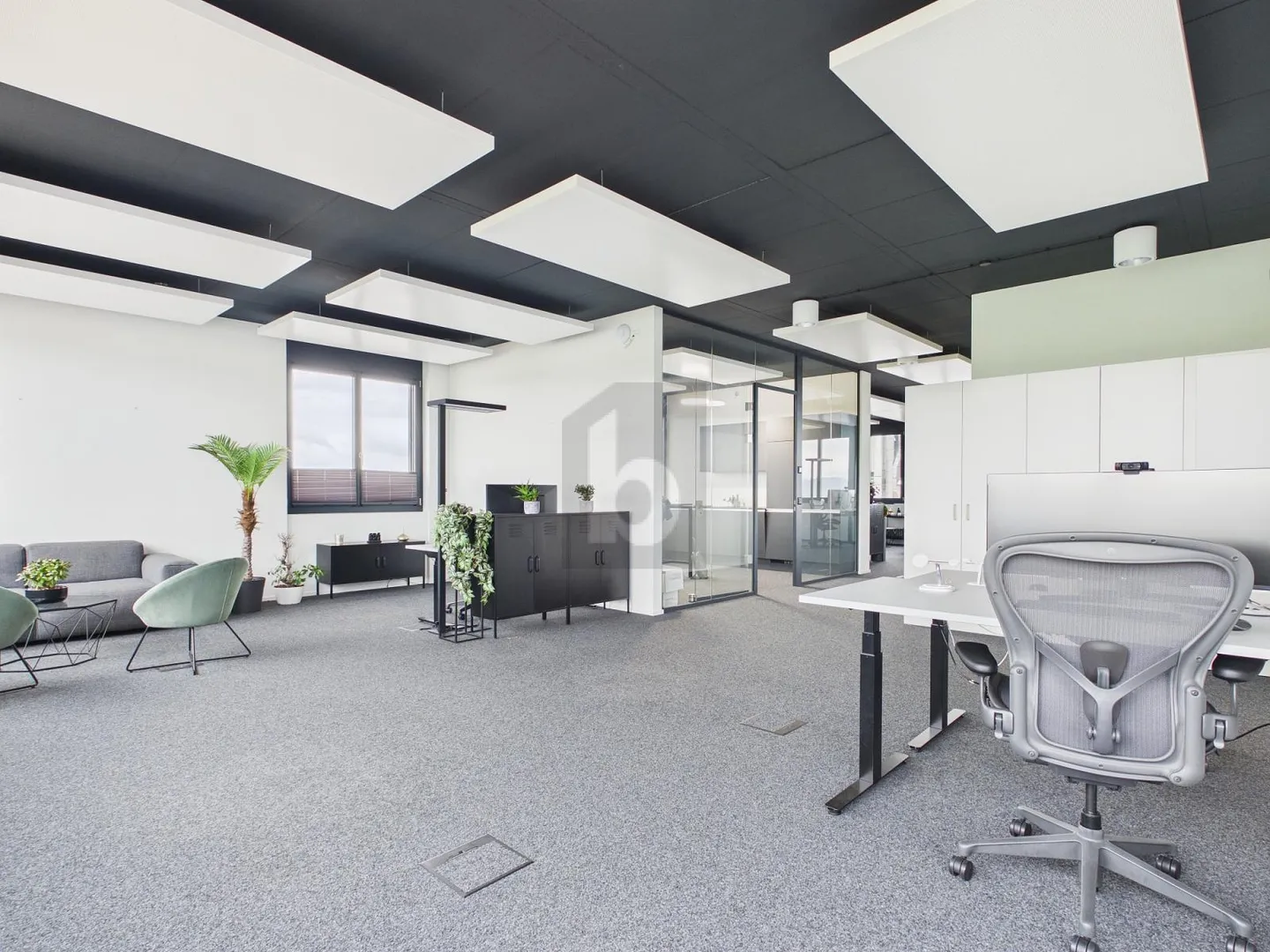 Modernes Attika-Büro mit Balkon - Foto 1 von 6