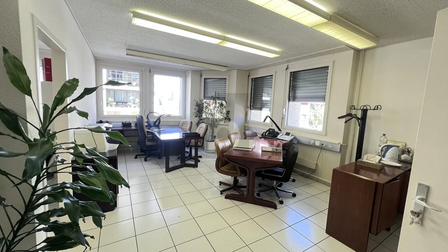 RENOVATED, FUNCTIONAL & BRIGHT - Photo 1 of 6