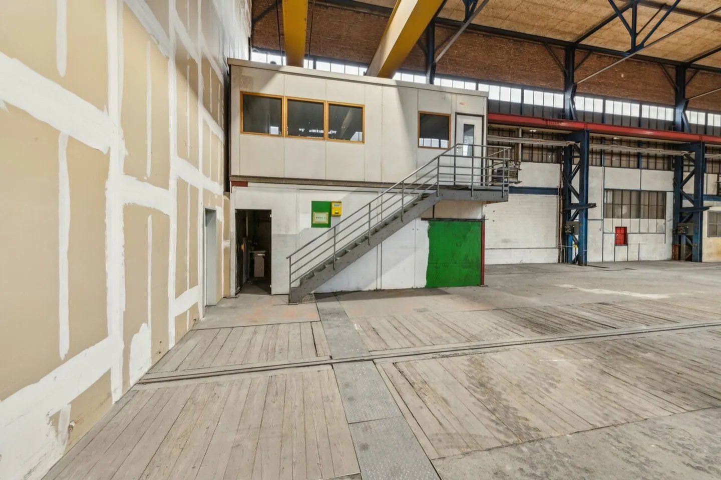 Grosszügige Industriehalle Vielseitig - Foto 3 von 9