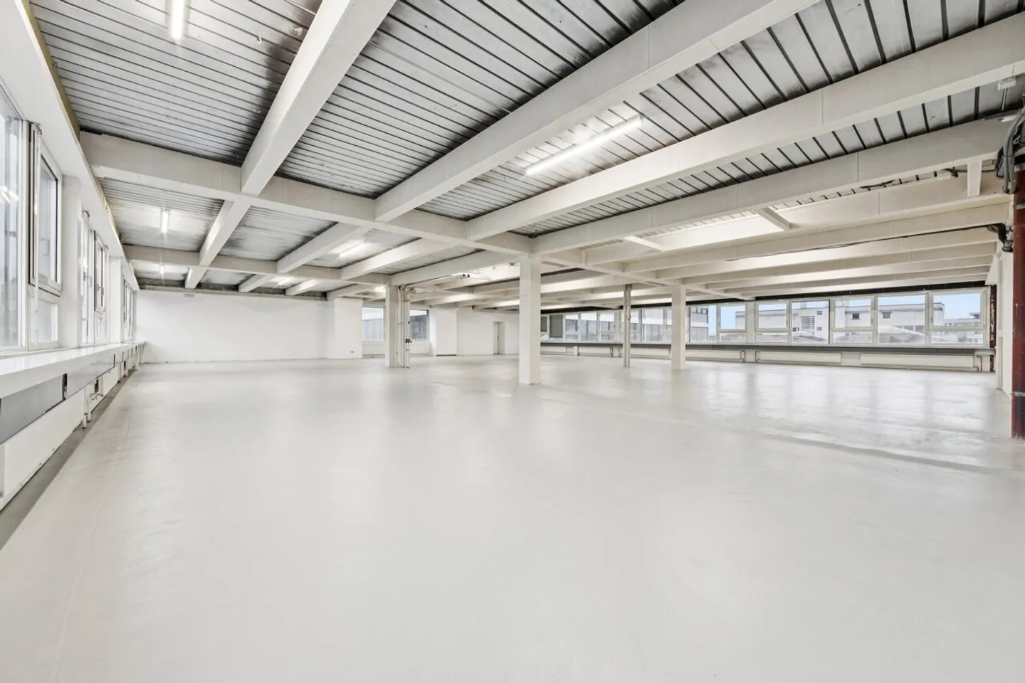 Commercial space or studio with office and production area - Photo 1 of 12