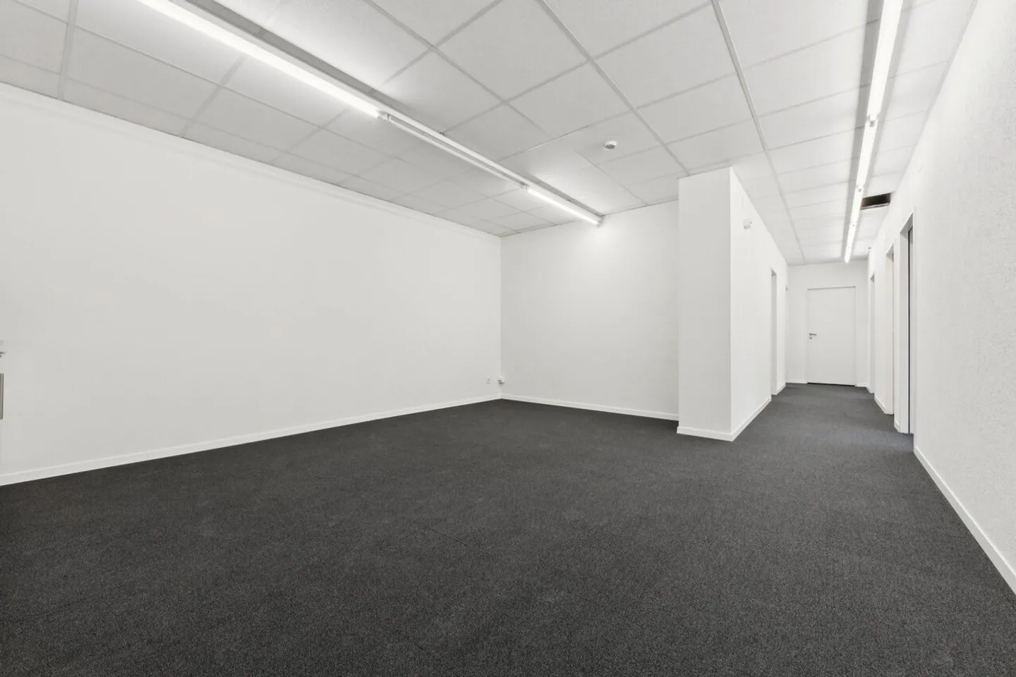 Commercial space or studio with office and production area - Photo 5 of 12