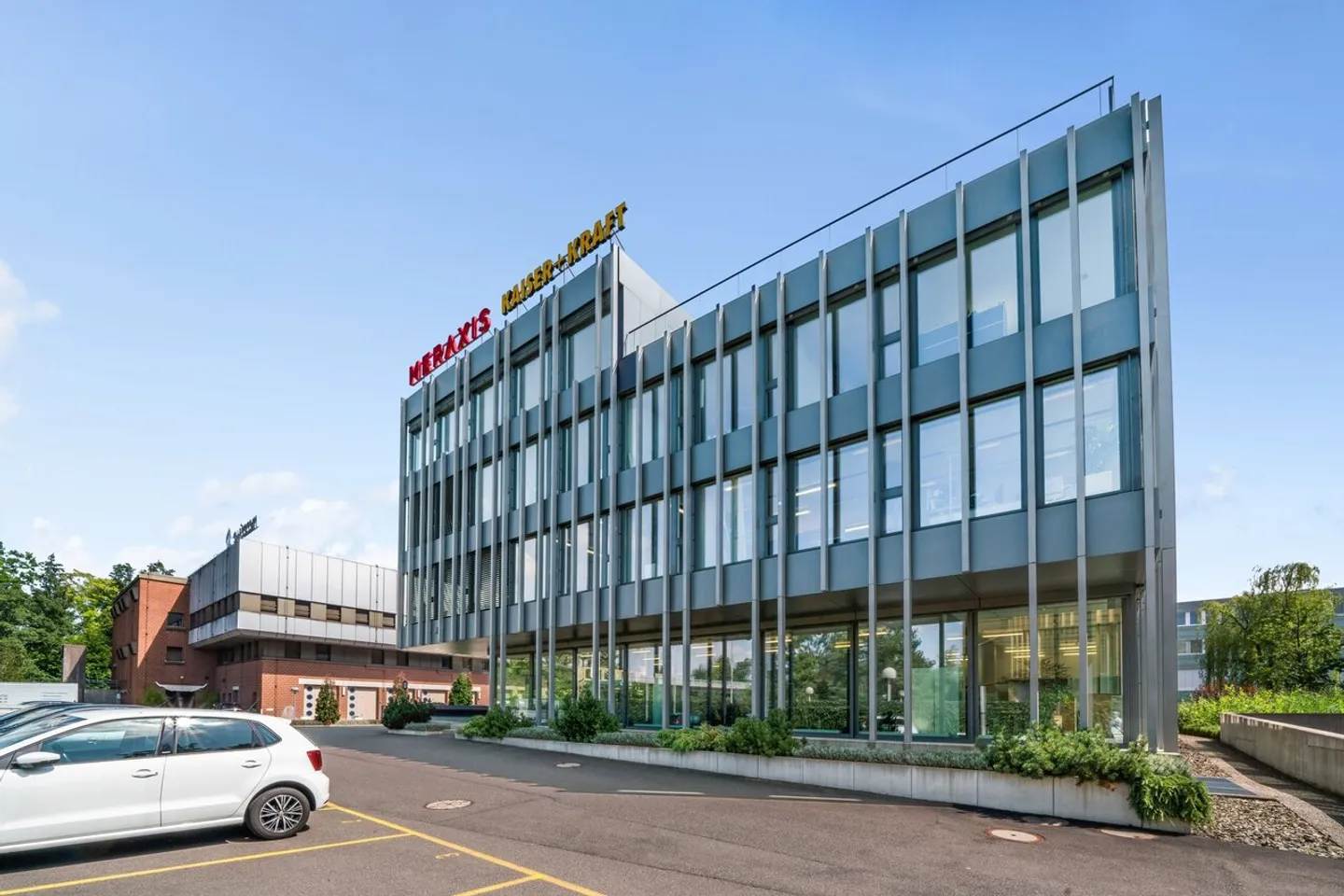 Modern Ground Floor Space in High-Quality Office Building in Steinhausen - Photo 7 of 7