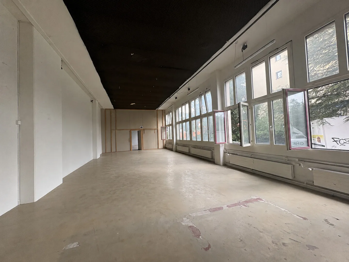 Geräumige Gewerbefläche - Foto 2 von 7