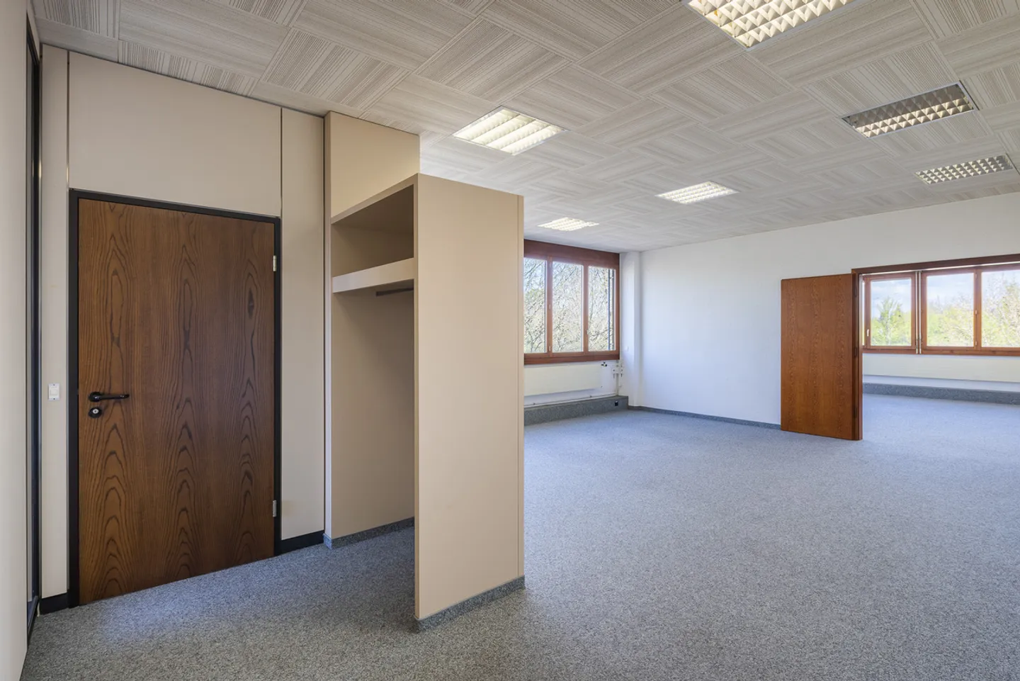 Bright office space in the industrial district - Photo 3 of 6