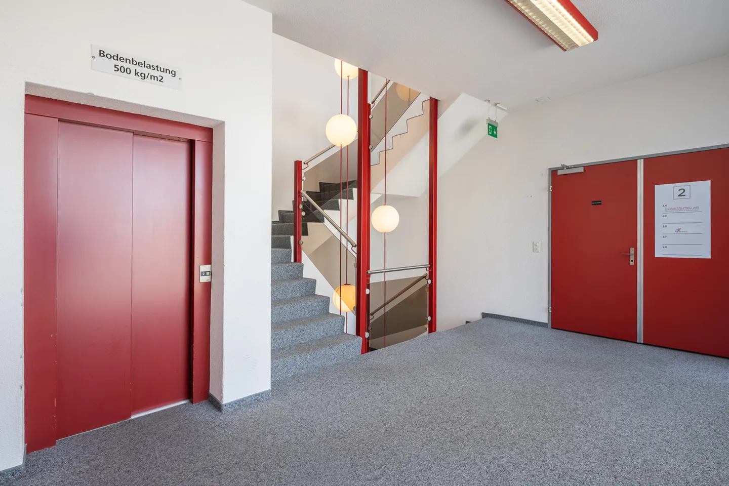 Bright office space in the industrial district - Photo 5 of 6