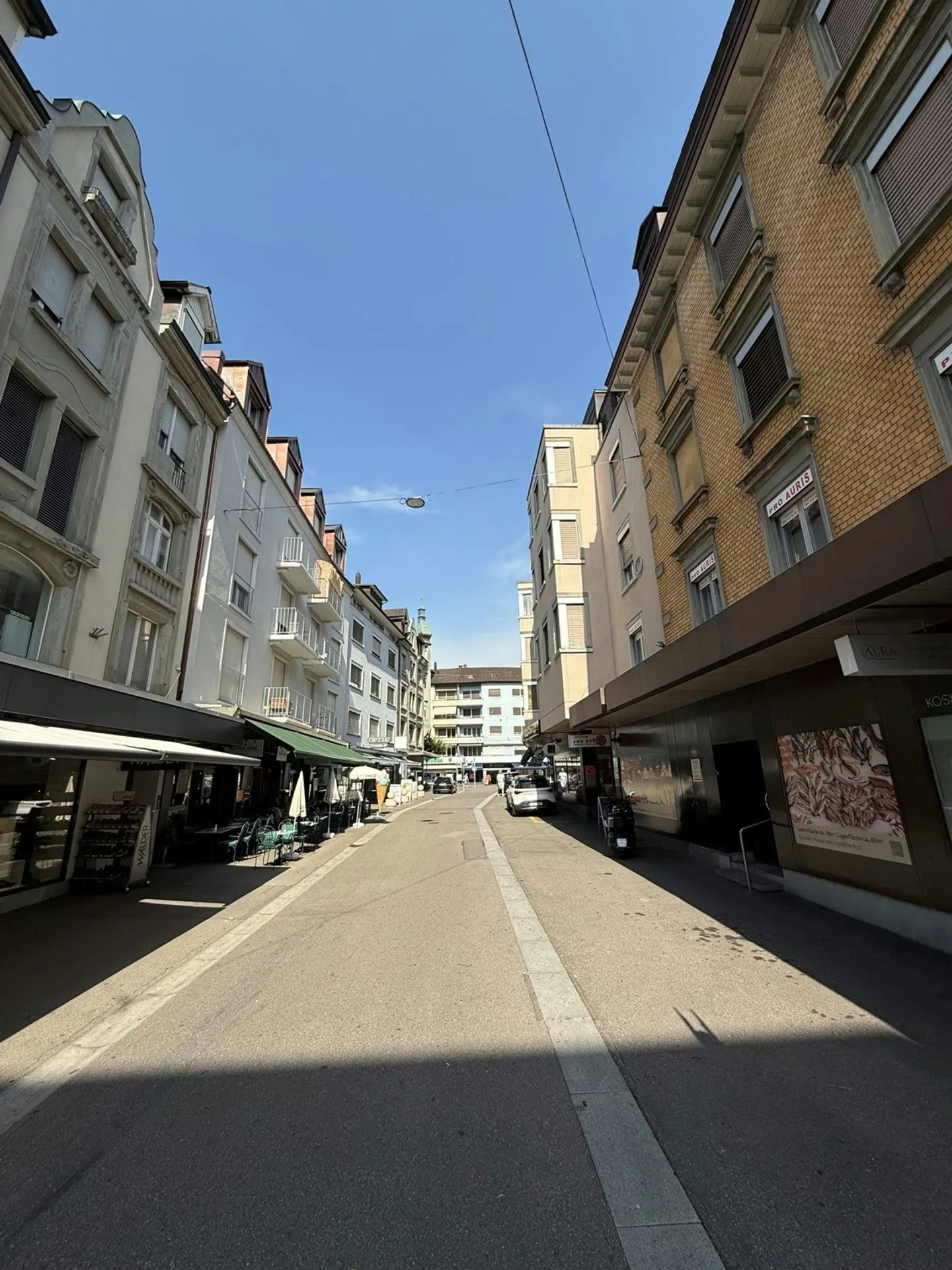 Prime location with high foot traffic - Retail space in Oerlikon - Photo 3 of 3