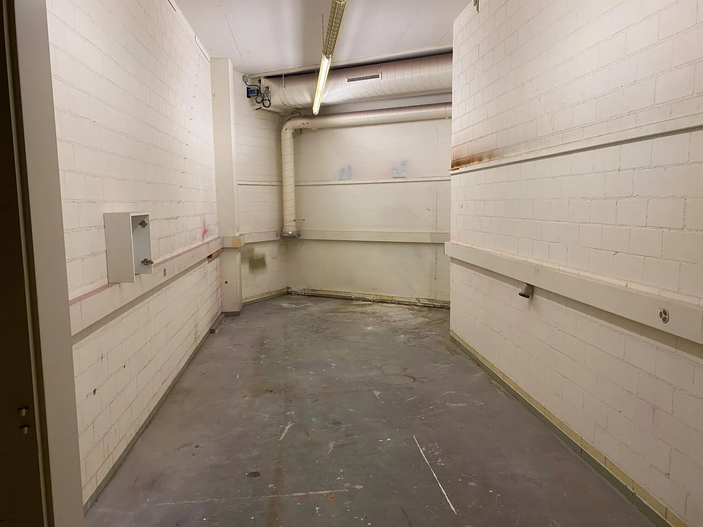Espace de stockage à louer avec un très bon accès - Photo 1 sur 2