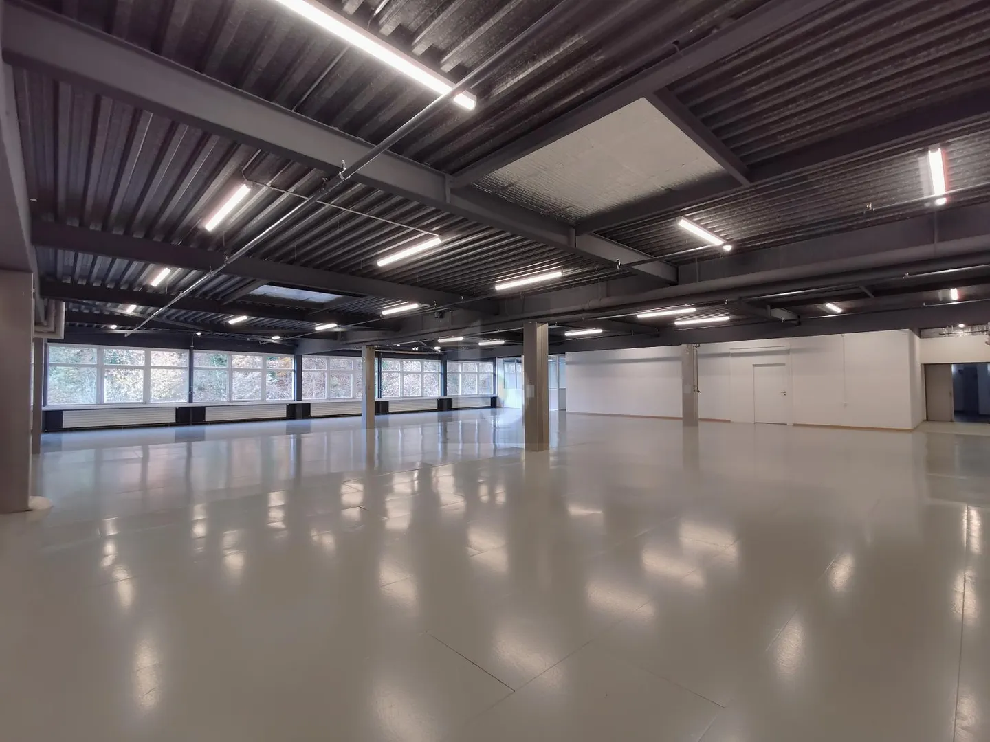 MULTIFUNCTIONAL ROOM - OFFICE / STORAGE / PRODUCTION - Photo 2 of 6