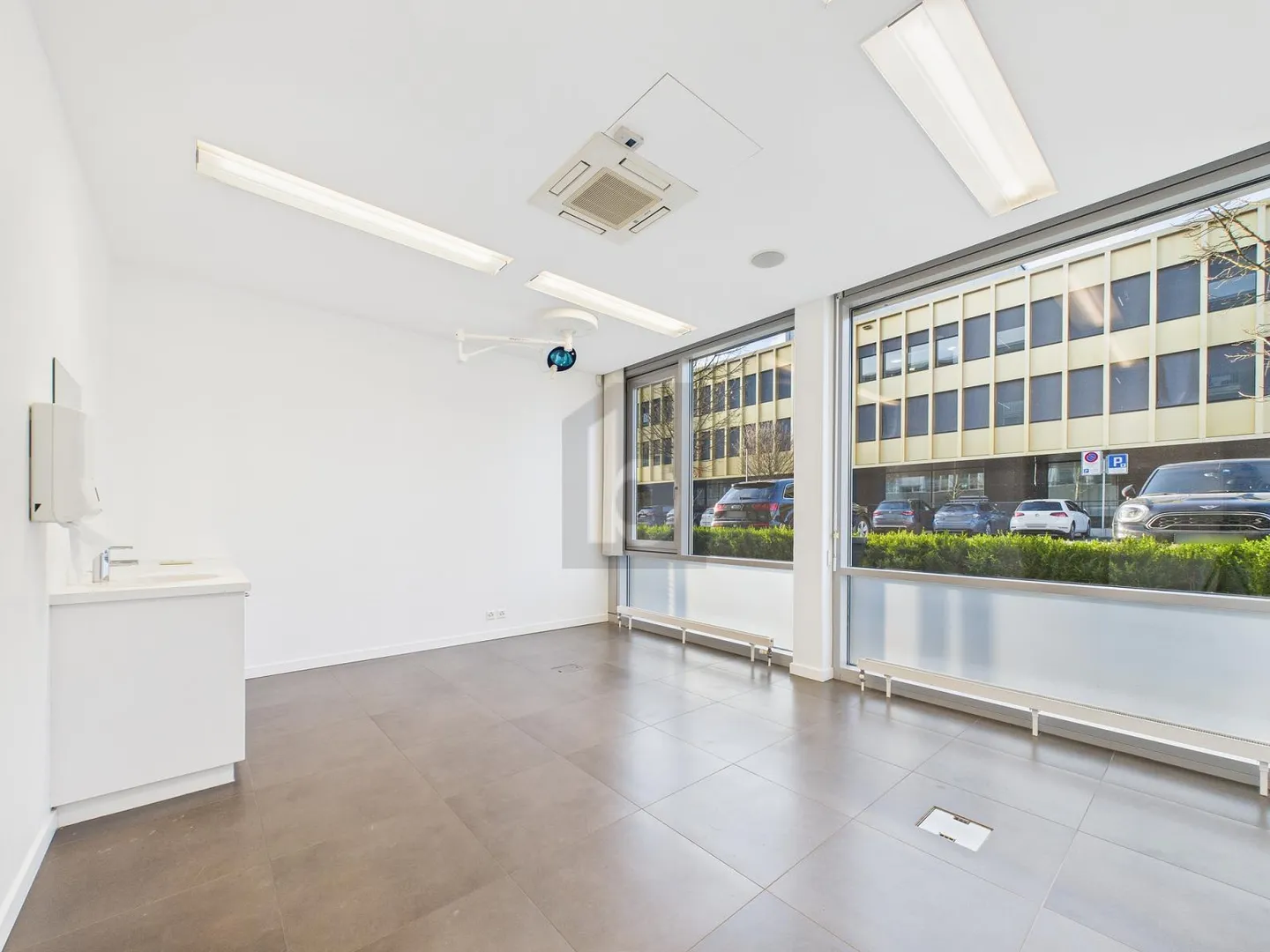 Espace de Bureau Professionnel - Photo 2 sur 6