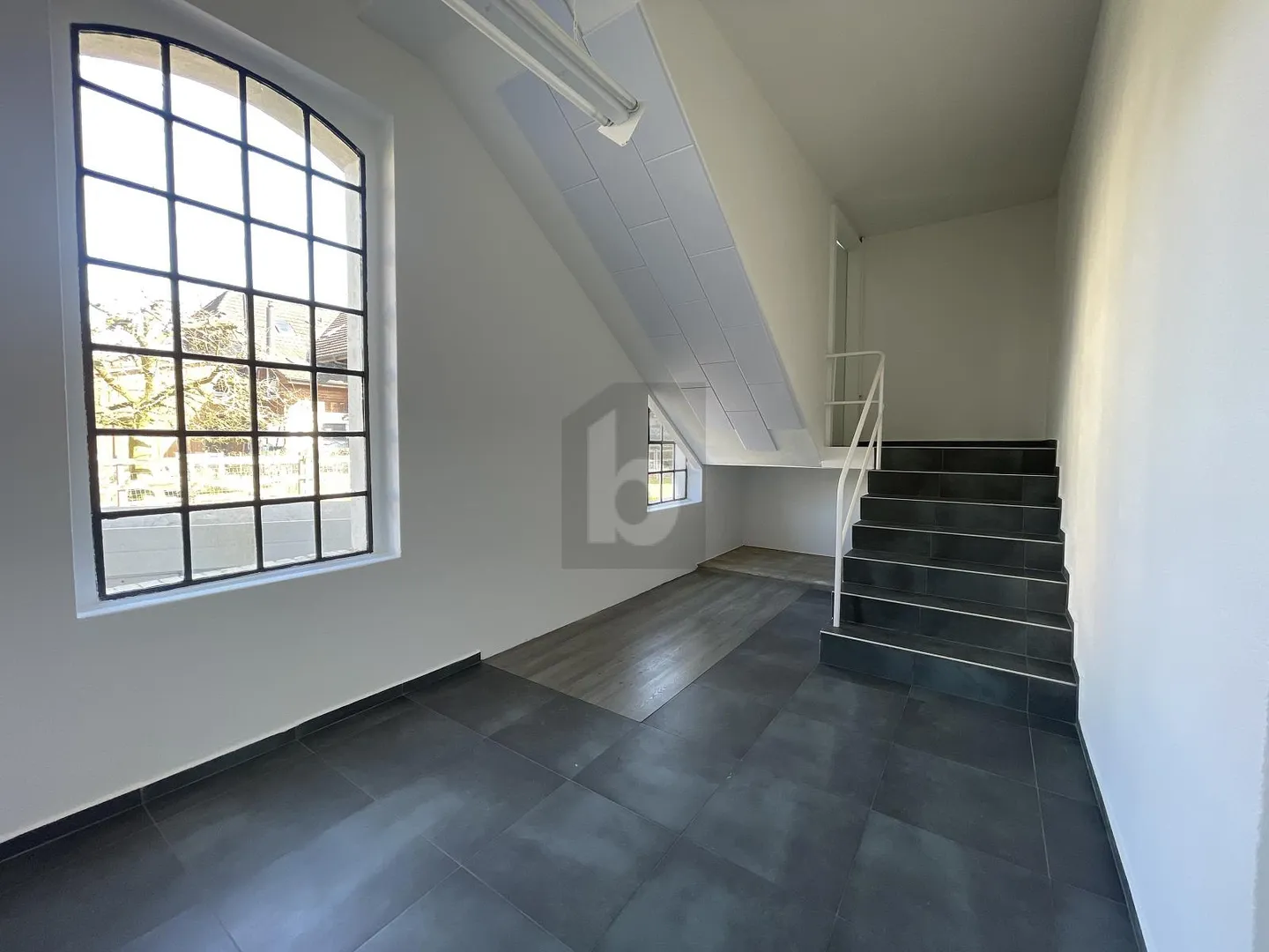 Modernes Büro in Wangen - Foto 1 von 6