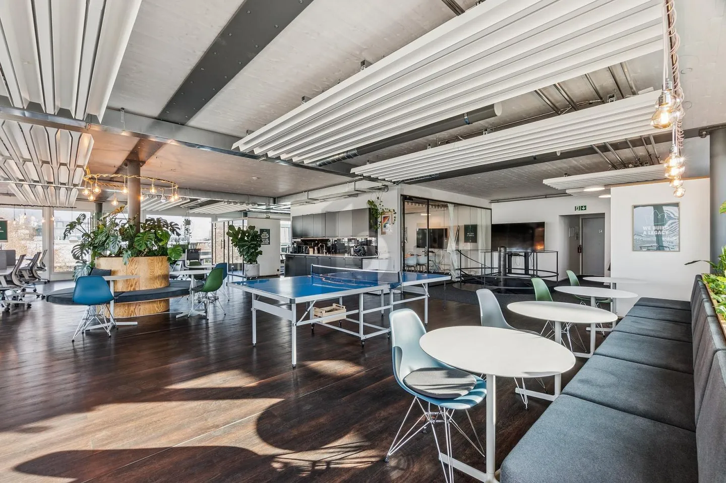 SMART OFFICE IN THE VIBRANT CIRCLE 5 - Photo 2 of 6