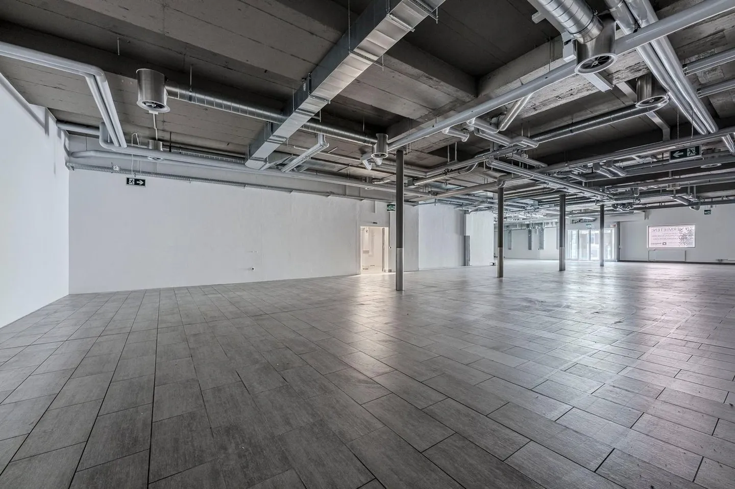 Espace de vente avec très bonne visibilité incluant un système de refroidissement - Rez-de-chaussée ! - Photo 7 sur 13