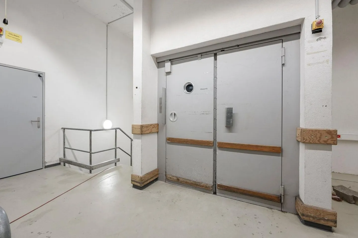 Espace de vente avec très bonne visibilité incluant un système de refroidissement - Rez-de-chaussée ! - Photo 10 sur 13
