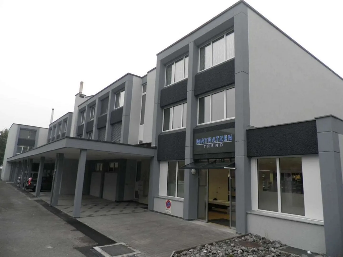 Arbeiten mit idealer Infrastruktur - Photo 1 of 5