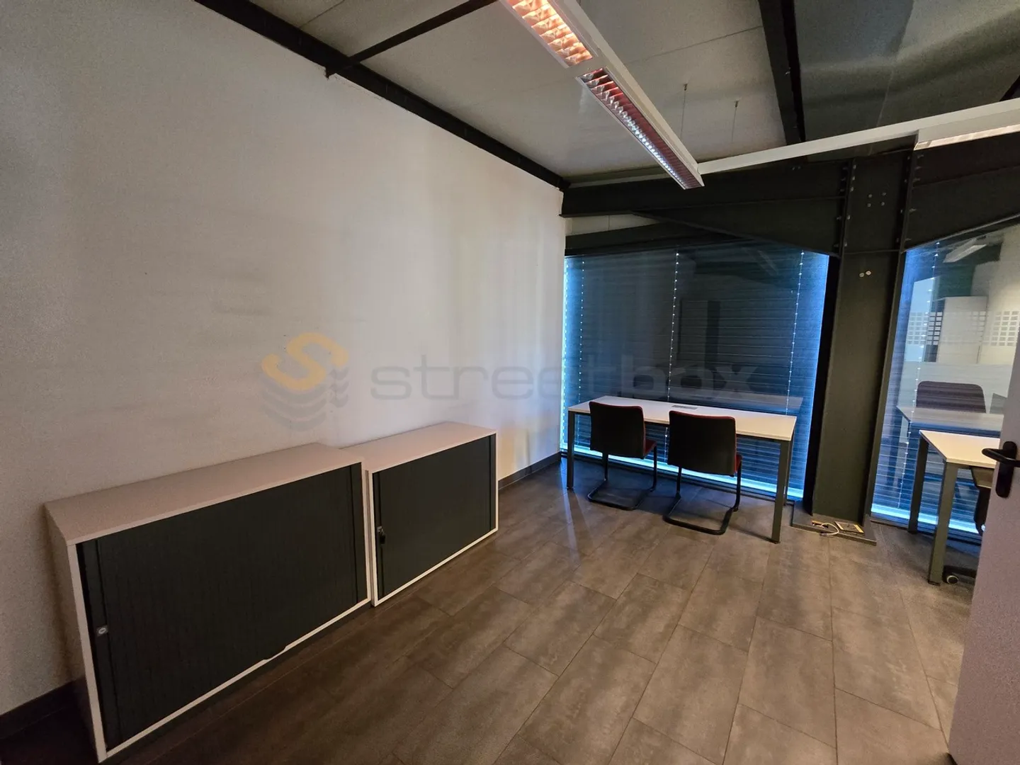 Streetbox triple de 180m2 très bien situé - 1er loyer offert - Photo 11 of 13
