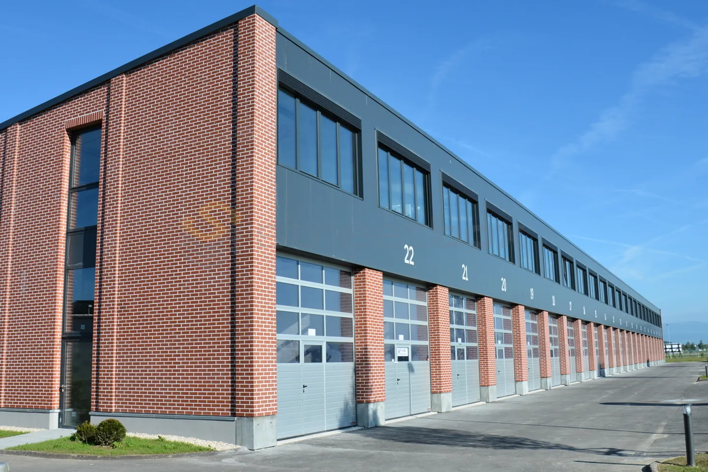 Streetbox von 230 m2 sehr gut gelegen! - Foto 1 von 4