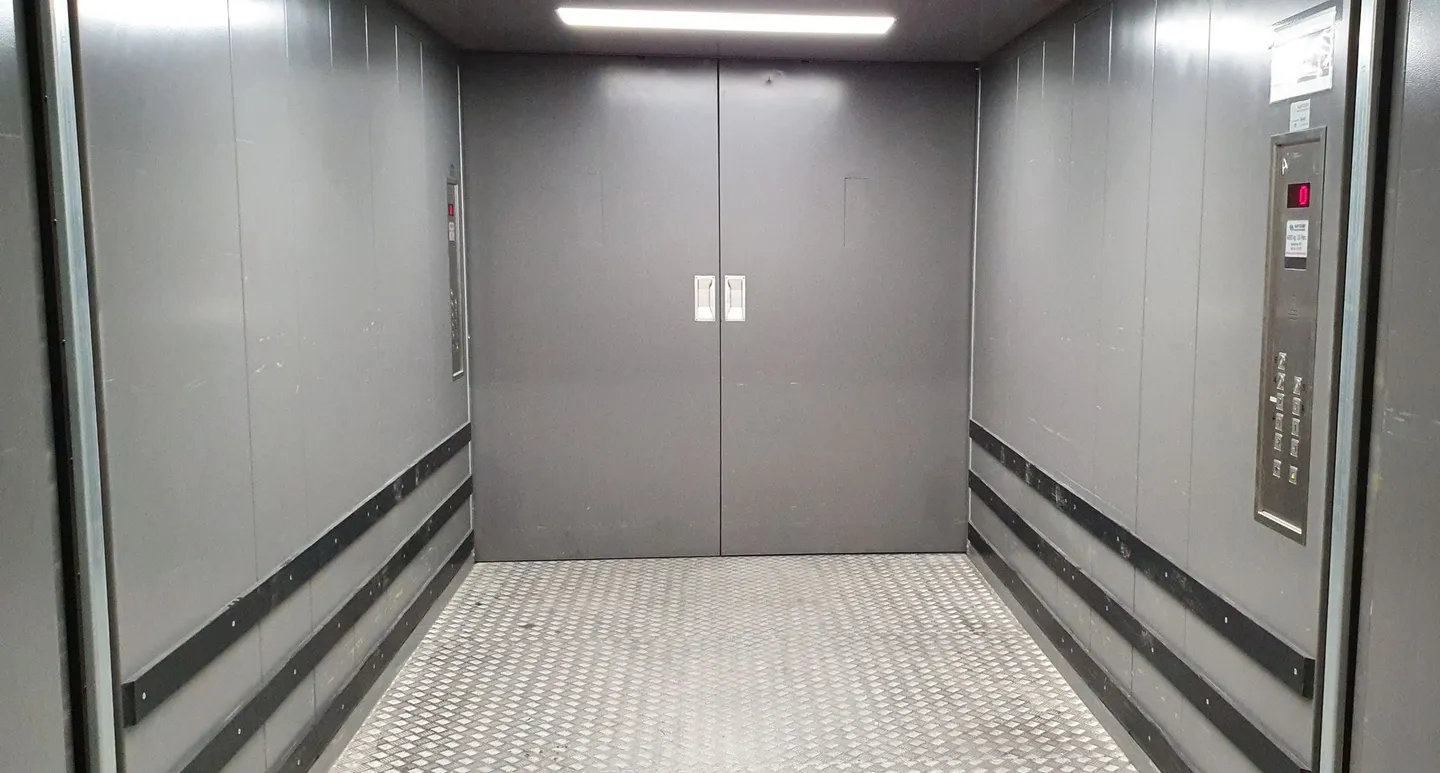 Functional commercial spaces in an attractive environment! - Photo 7 of 7