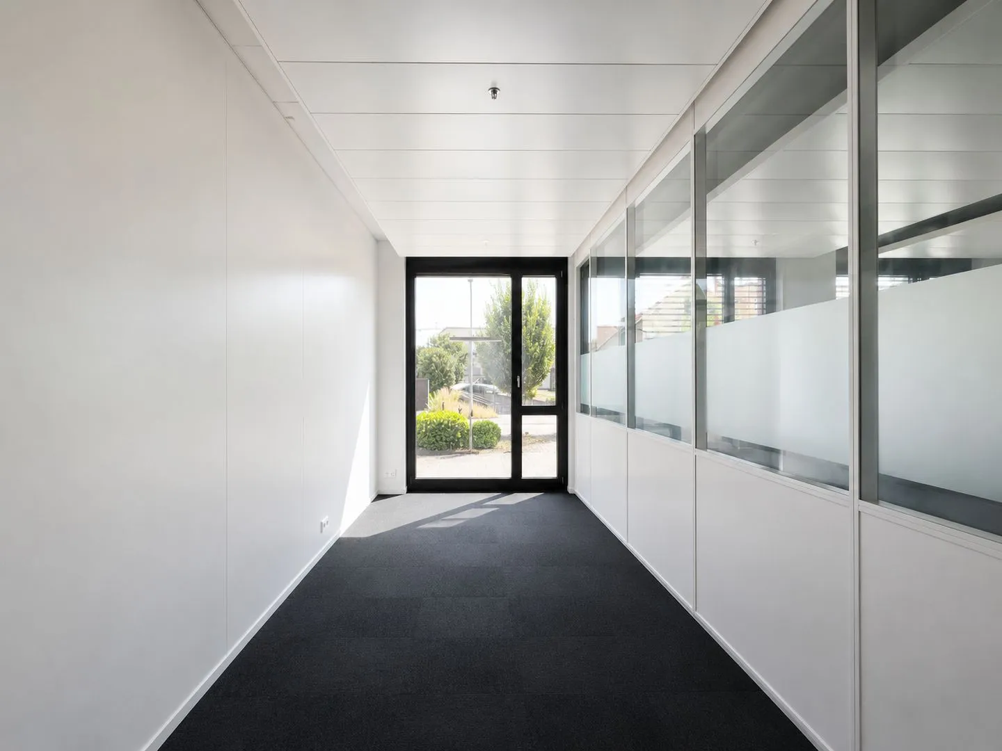 Your new double office? - Photo 1 of 5