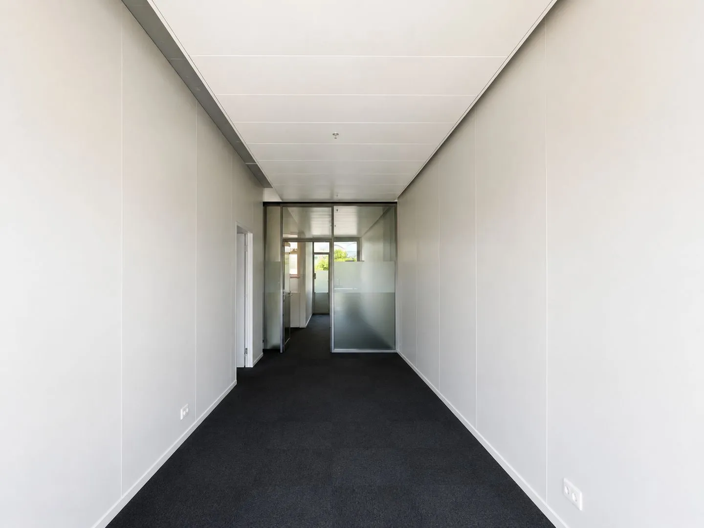 Your new double office? - Photo 4 of 5