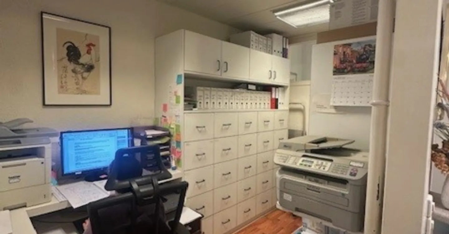 Medical Office 4 Rooms - Photo 7 of 9