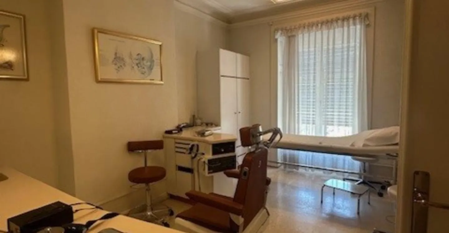 Medical Office 4 Rooms - Photo 9 of 9