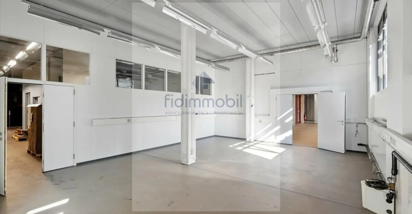 Industry 1 room - Photo 12 of 13