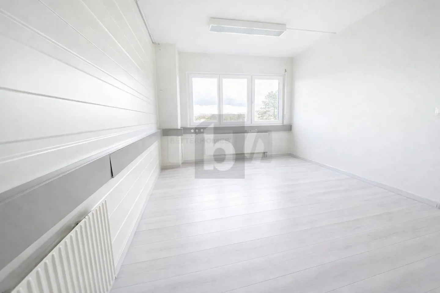 MODERN AND BRIGHT IN AVOUILLONS - Photo 3 of 5