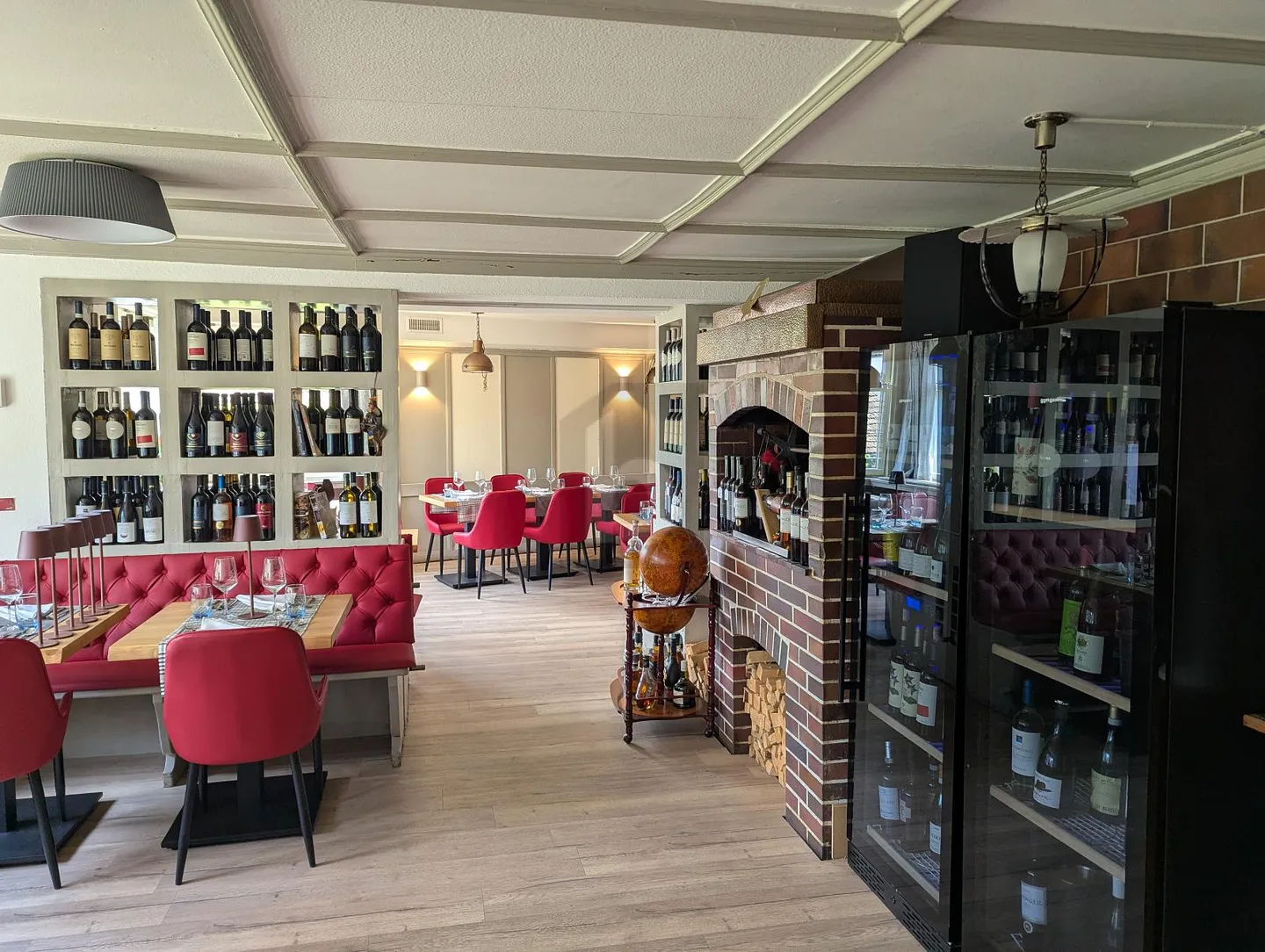 Restaurant with Terrace & Apartments - Photo 1 of 6
