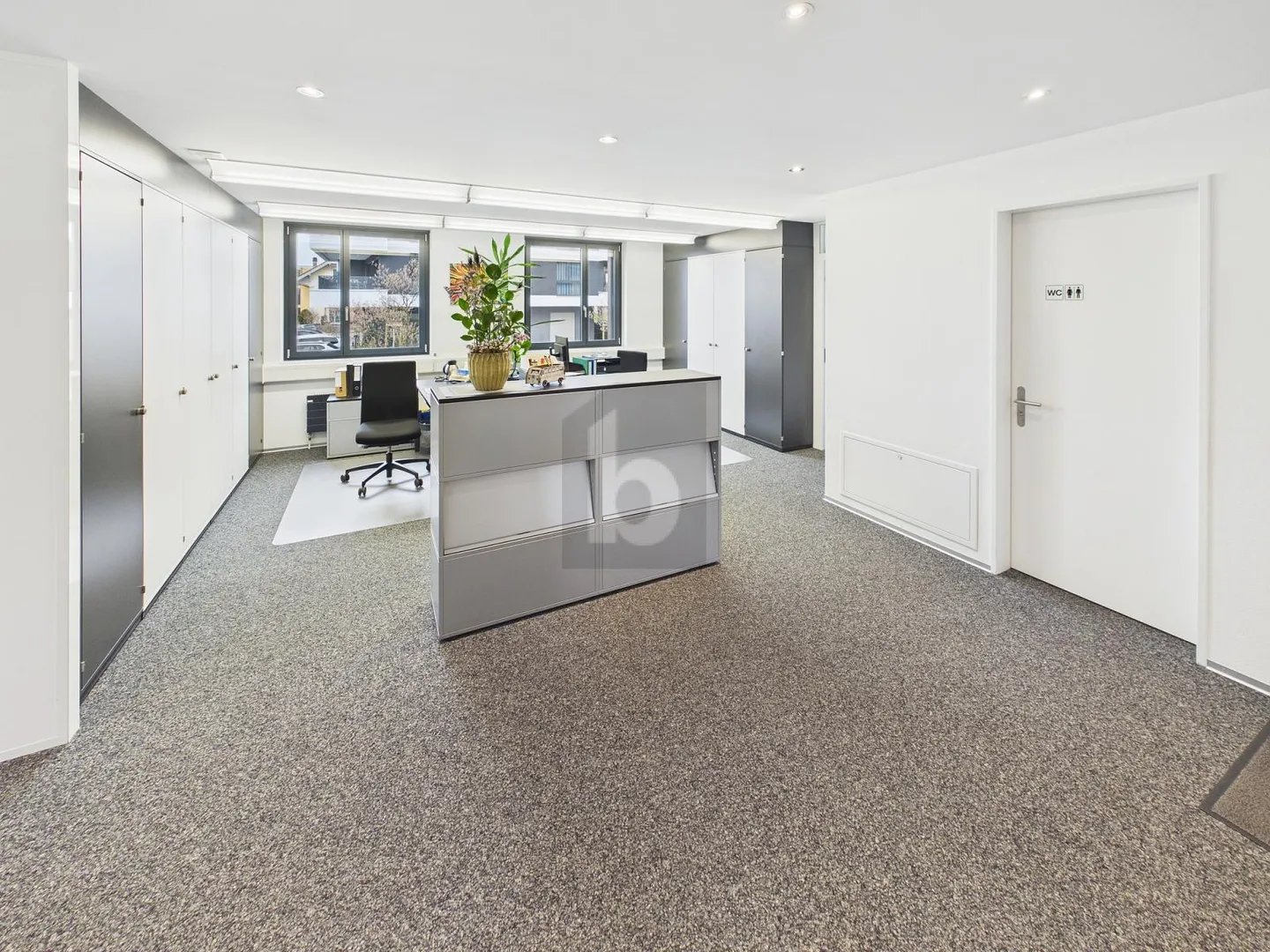 CENTRAL AND SPACIOUS - Photo 5 of 6