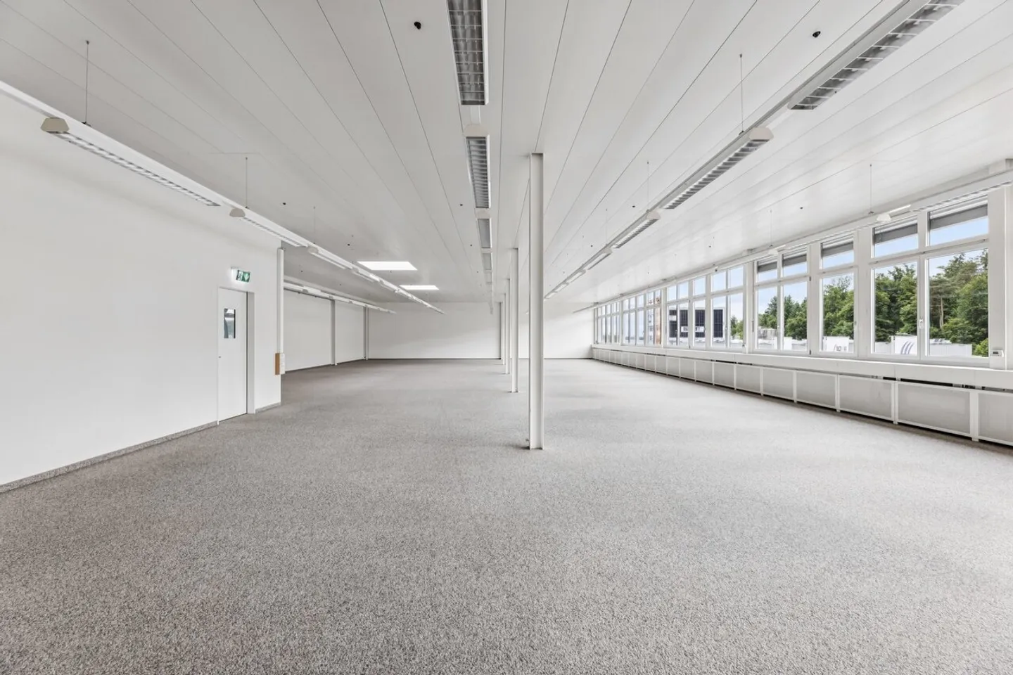Bright, flexible commercial space in Muri - Photo 2 of 6