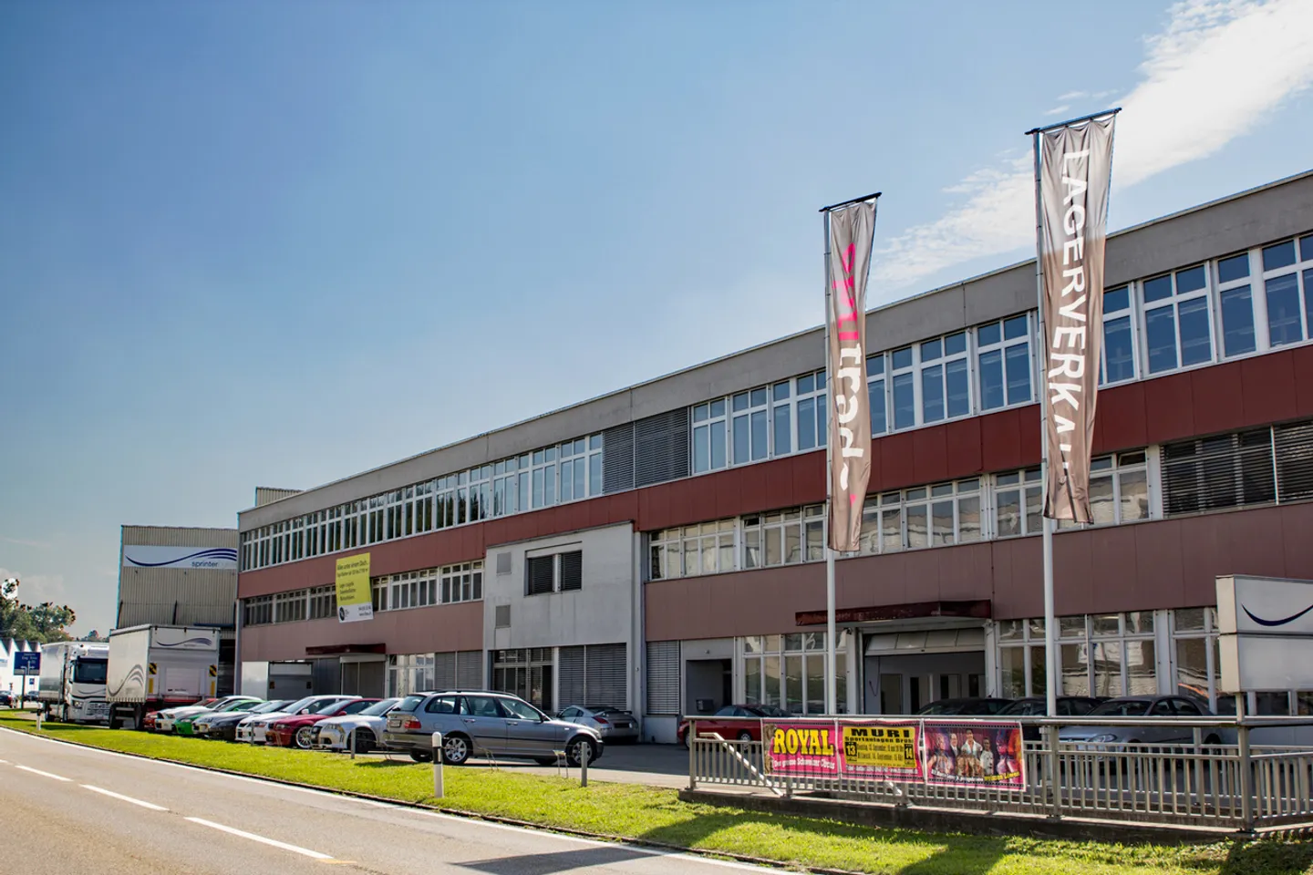 Bright, flexible commercial space in Muri - Photo 1 of 6