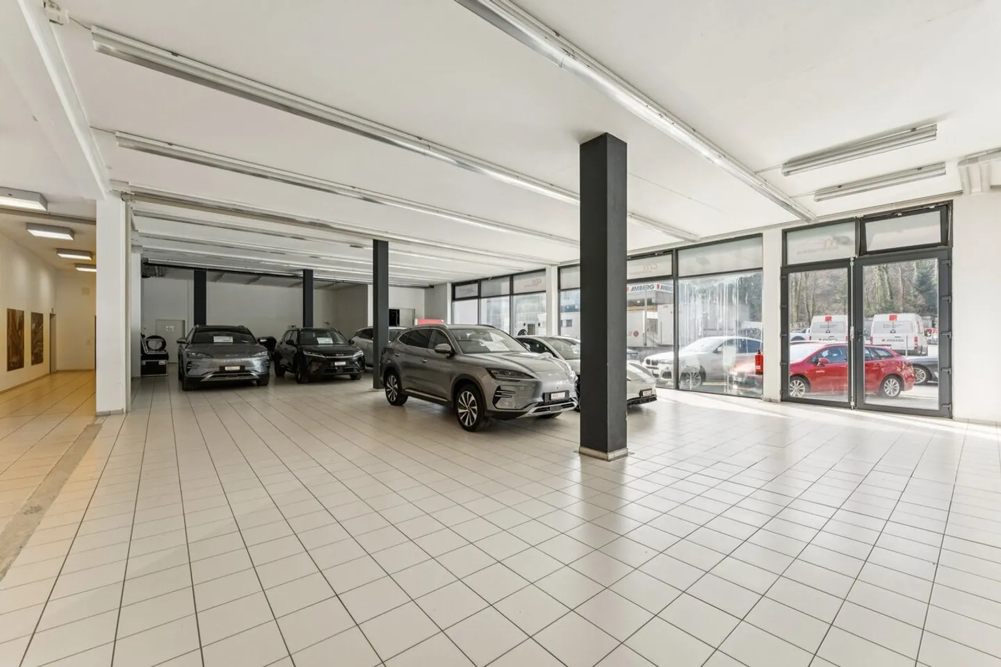 Sales Area/Showroom for Rent! - Photo 2 of 11