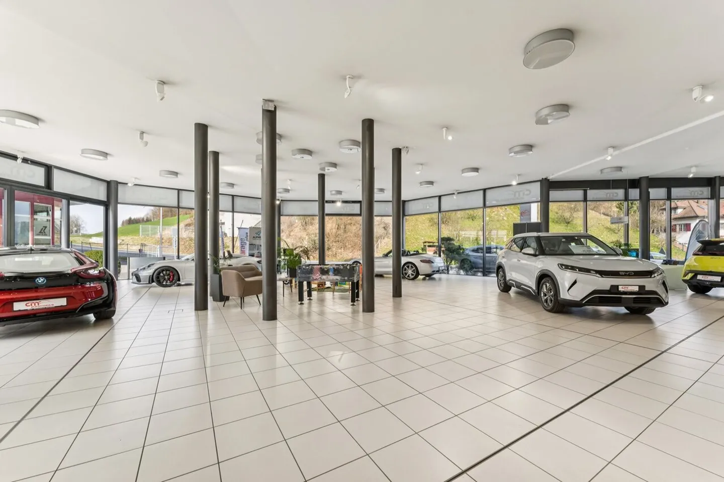 Sales Area/Showroom for Rent! - Photo 1 of 11