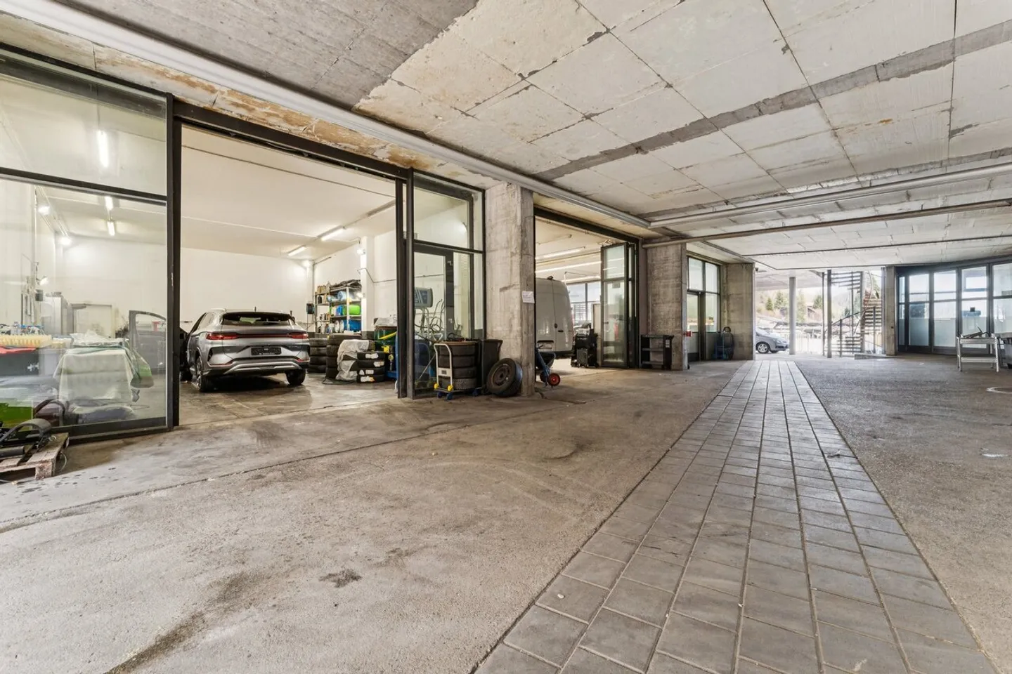 Sales Area/Showroom for Rent! - Photo 8 of 11