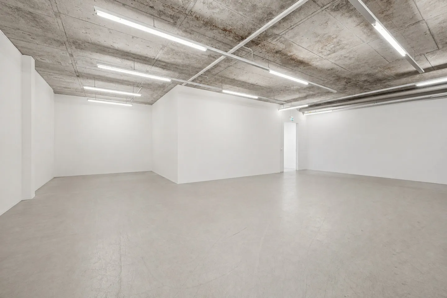 Flexible commercial space directly on the A1 - accessible, versatile - Photo 2 of 5