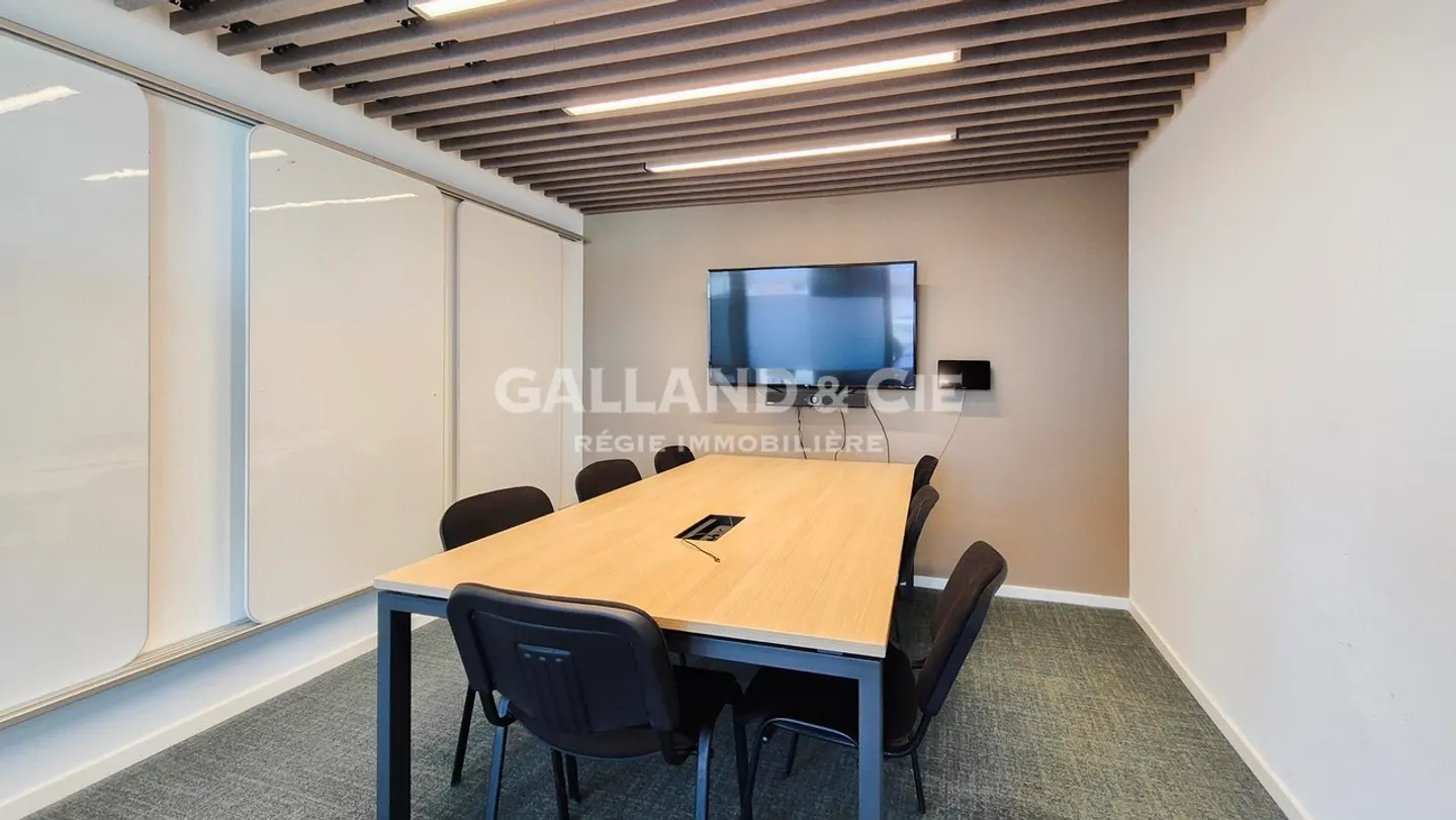 Modern office space of 285 m² – 28 equipped workstations - Photo 8 of 9