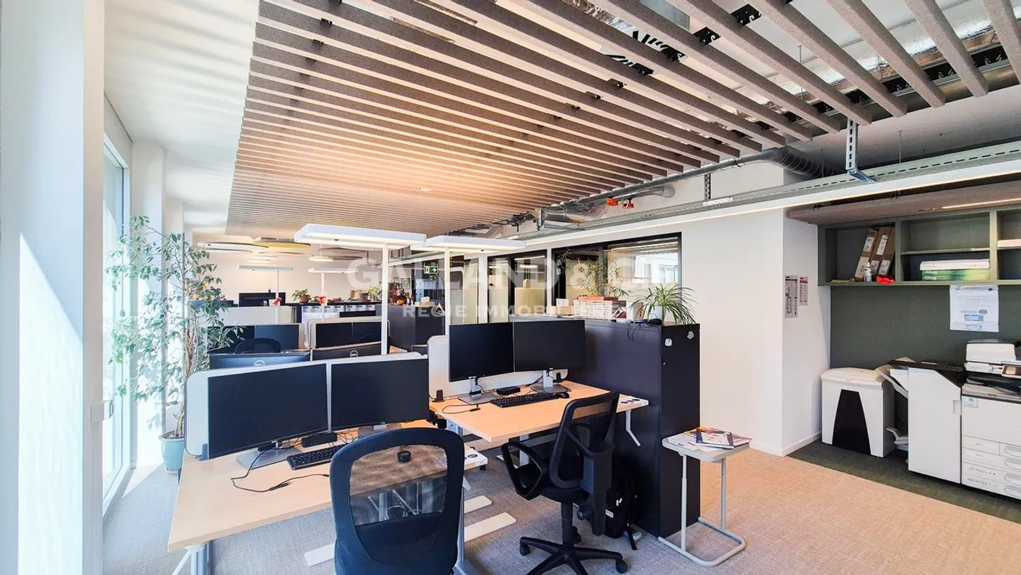 Modern office space of 285 m² – 28 equipped workstations - Photo 4 of 9