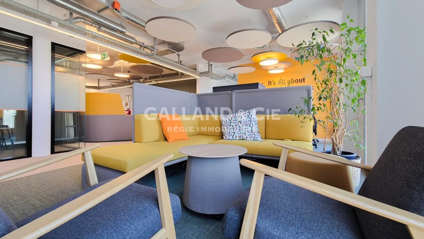 Modern office space of 285 m² – 28 equipped workstations - Photo 6 of 9
