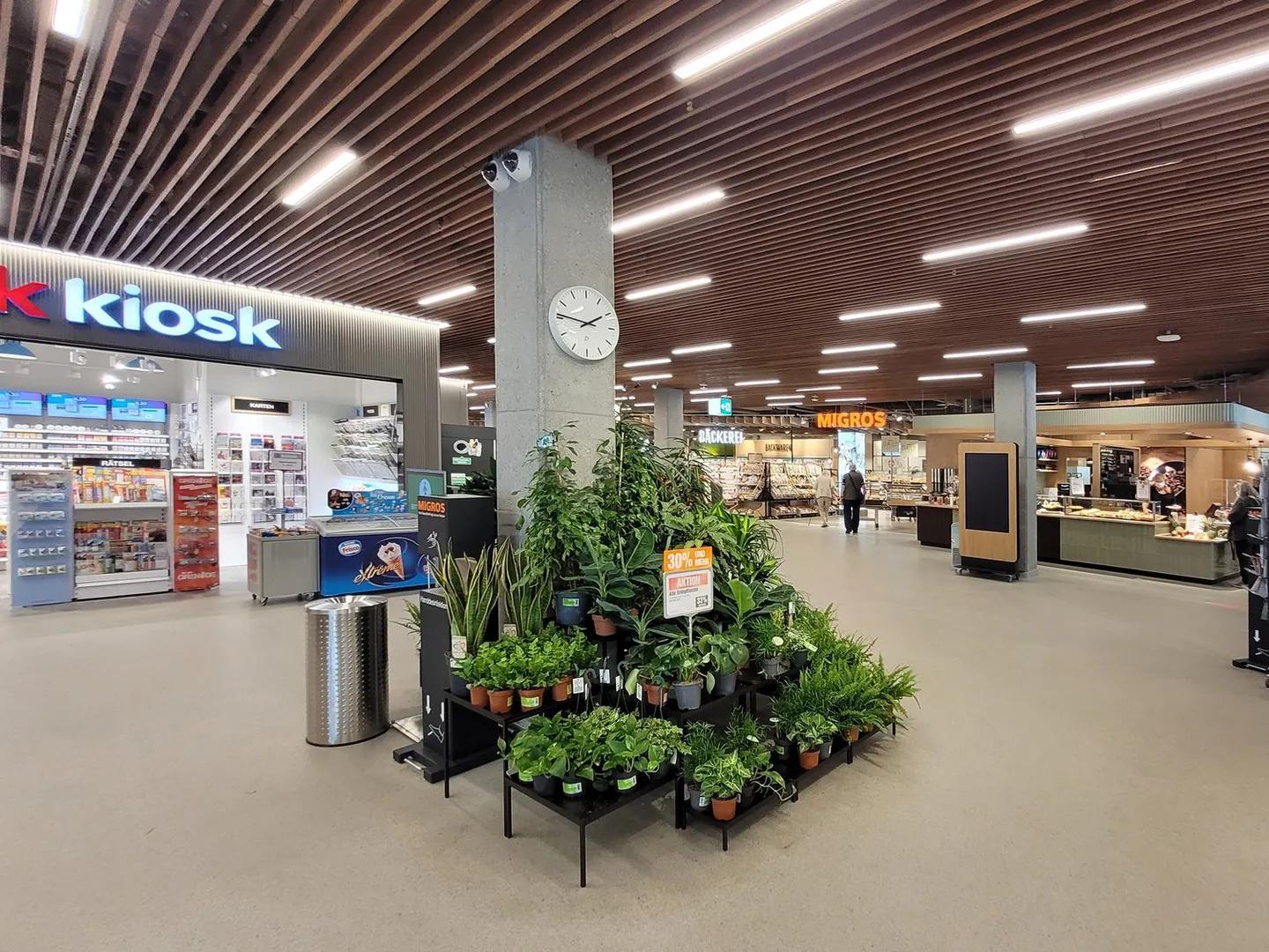 Bureau ou Pratique Directement à la Gare de Glarus - Photo 10 sur 12