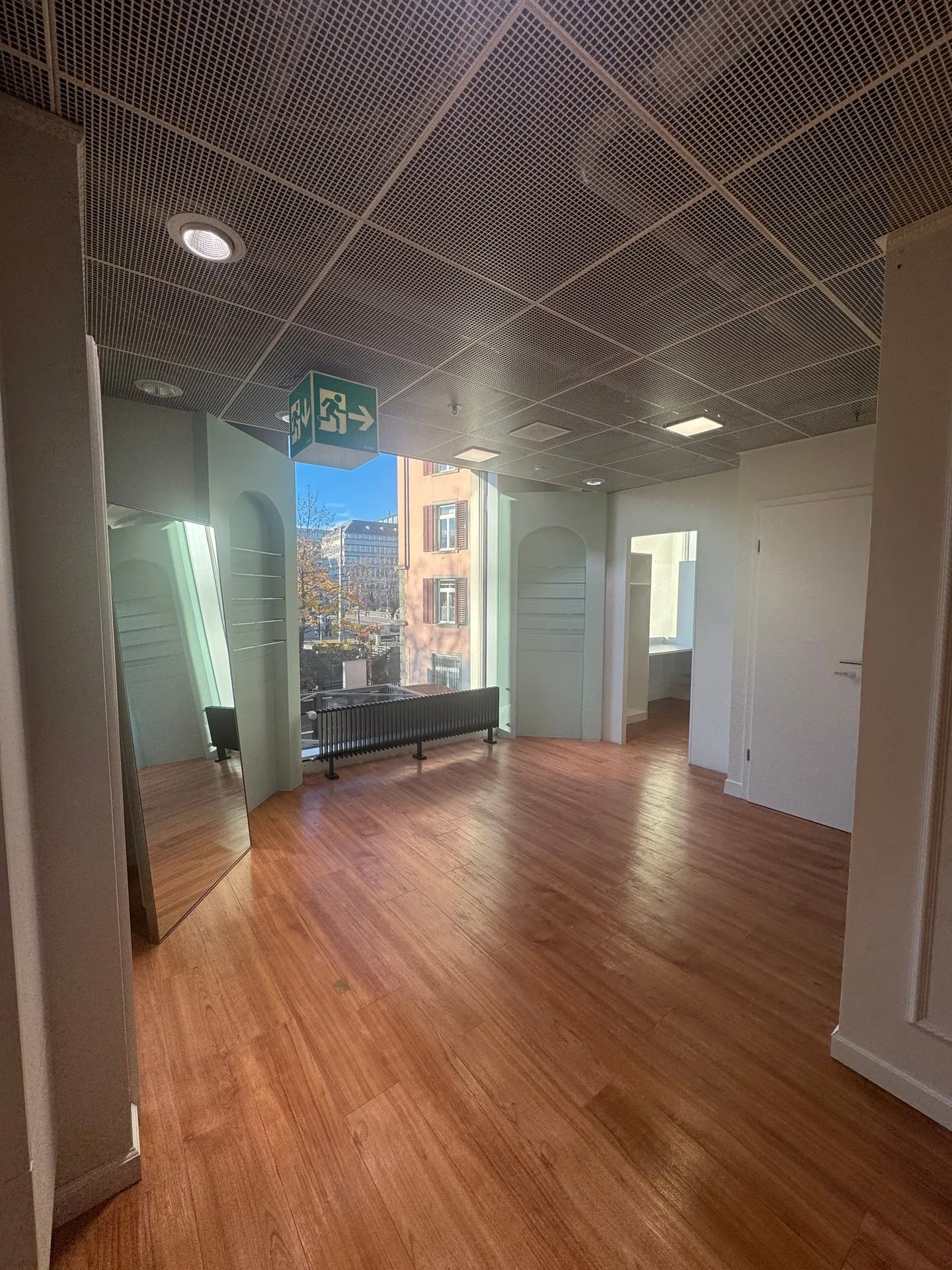 Spacious commercial space on Löwenstrasse - Central and barrier-free - Photo 4 of 9