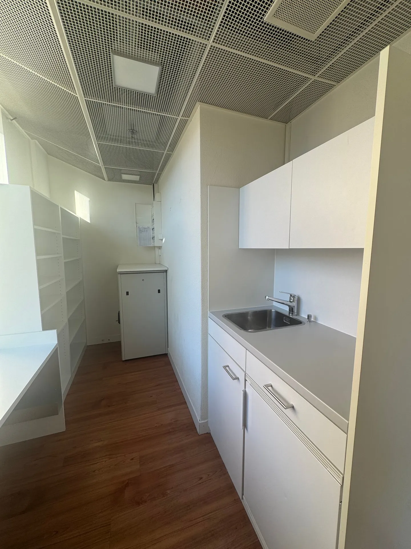 Spacious commercial space on Löwenstrasse - Central and barrier-free - Photo 8 of 9