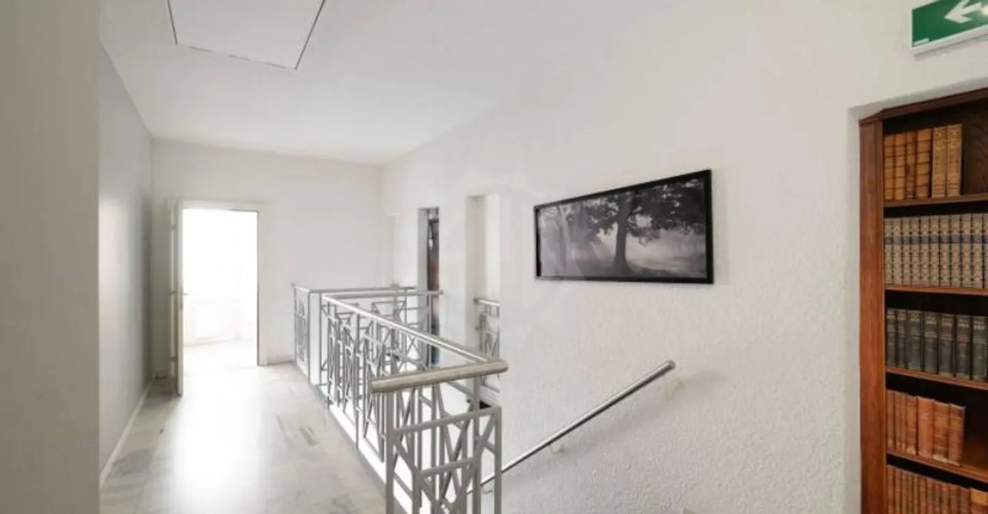 Showroom et bureaux uniques - Photo 5 sur 6