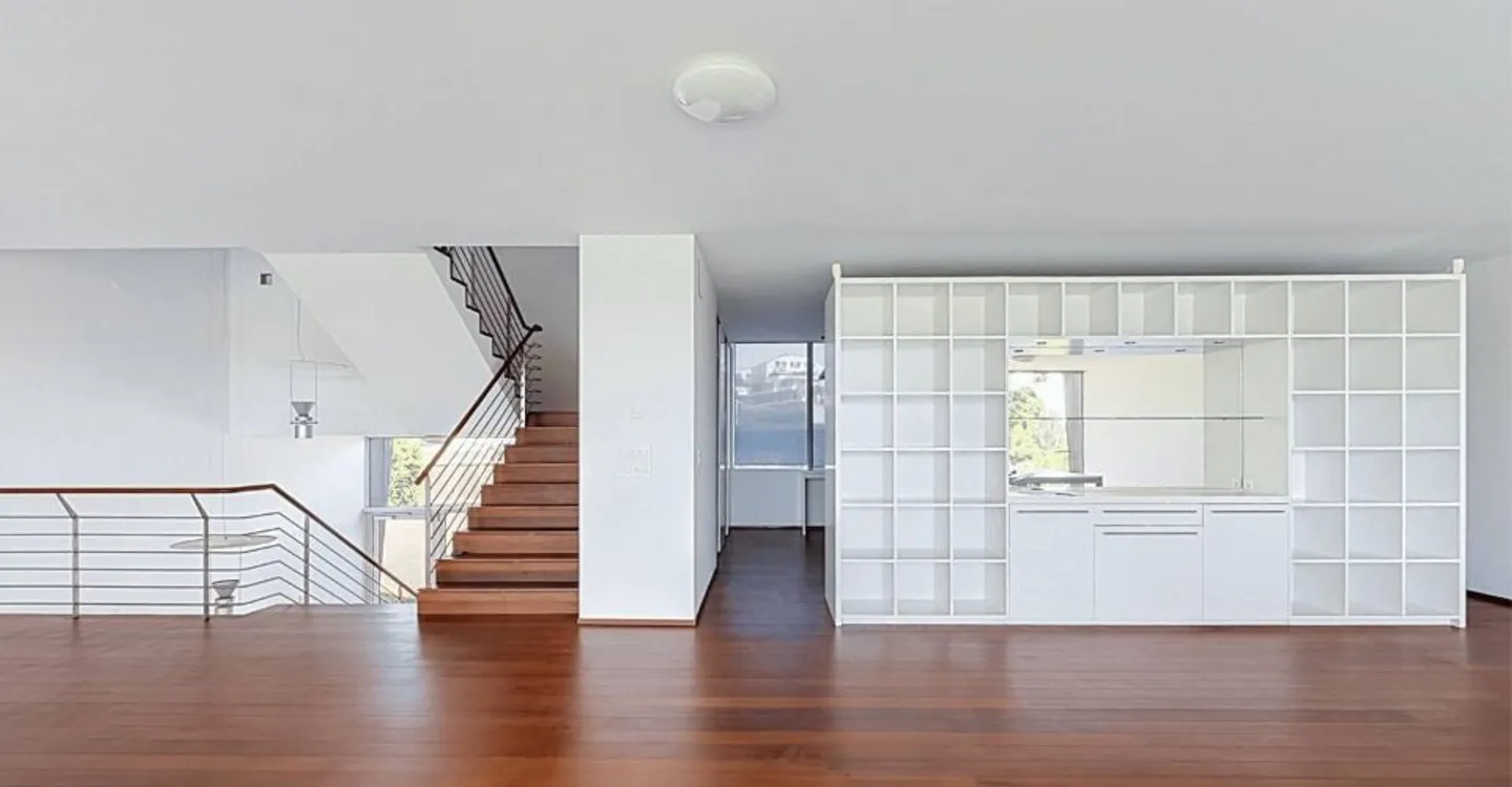 EXCLUSIVE - LAKE House OFFICE: Prestigious Building - Photo 5 of 13